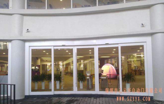 香港中文大學(xué)（深圳）圖書(shū)館松下自動(dòng)感應(yīng)門(mén).jpg